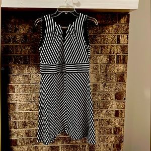 WHBM sleeveless mid dress size 10 B&W stripes